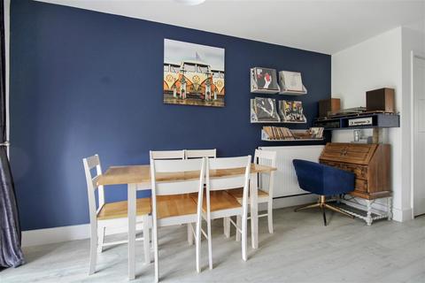 8 Abraham Way, Bordon, GU35 0FU