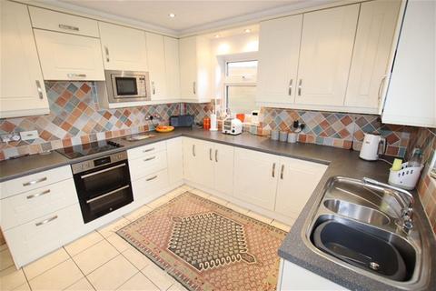 3 bedroom detached house for sale, Aylesbury Drive, Holland on Sea