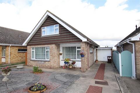 3 bedroom detached house for sale, Aylesbury Drive, Holland on Sea