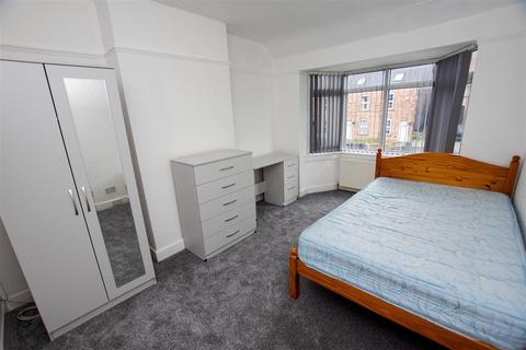 4 bedroom house to rent, Harborne Park Road, Birmingham B17