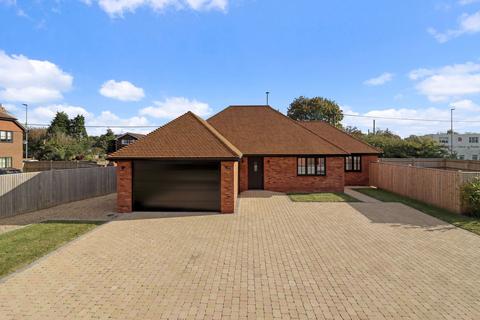 2 bedroom detached bungalow for sale, Kestrels View, Hailsham BN27