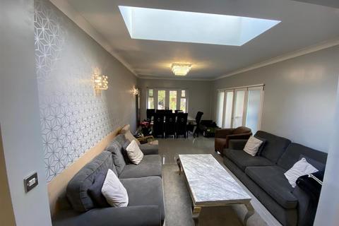5 bedroom terraced house for sale, Ilford IG3