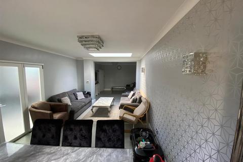 5 bedroom terraced house for sale, Ilford IG3