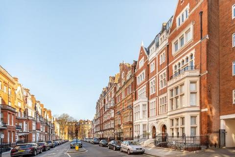 Studio for sale, Palace Court, London, W2