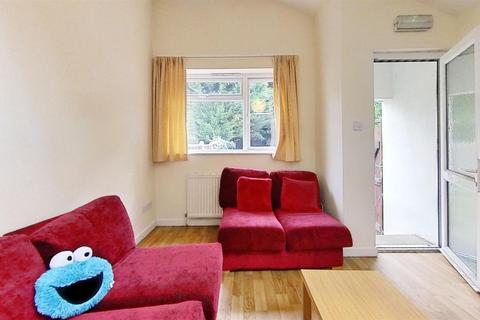 5 bedroom house to rent, Harrow Road, Birmingham B29