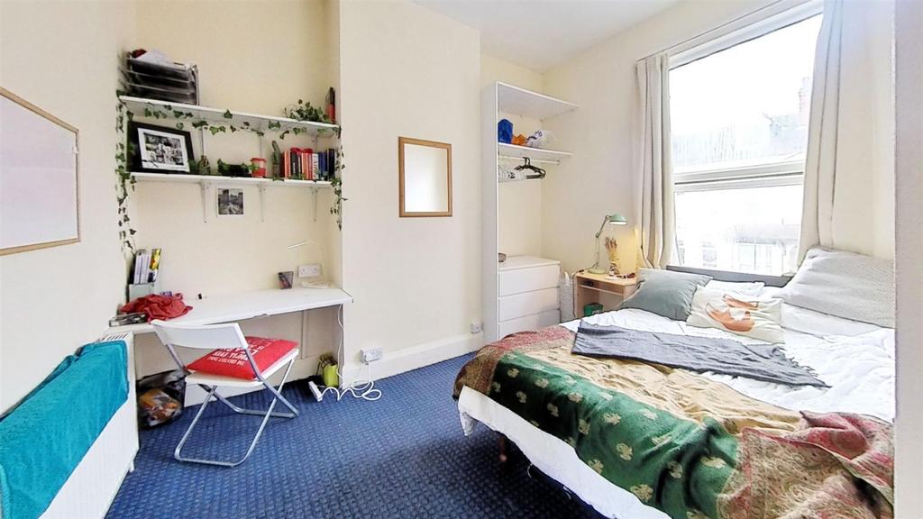 6-Harrow-Road-Bedroo