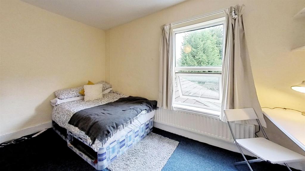 6-Harrow-Road-Bedroo