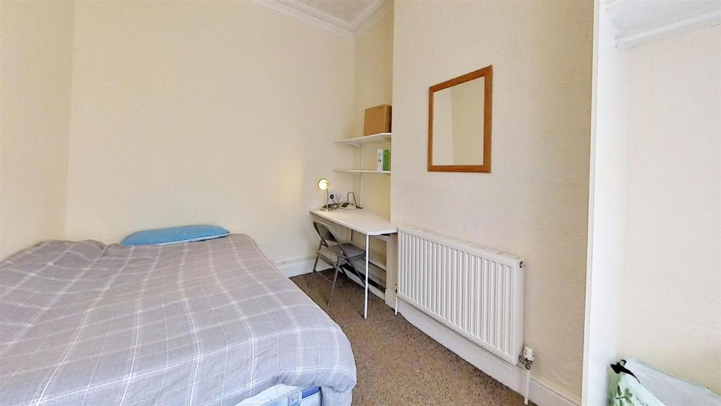 6-Harrow-Road-Bedroo