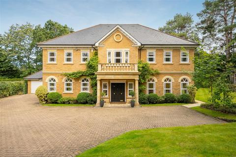 3 Alpine Close, Ascot, SL5 9WB