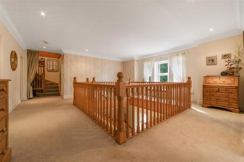 3 Alpine Close, Ascot, SL5 9WB