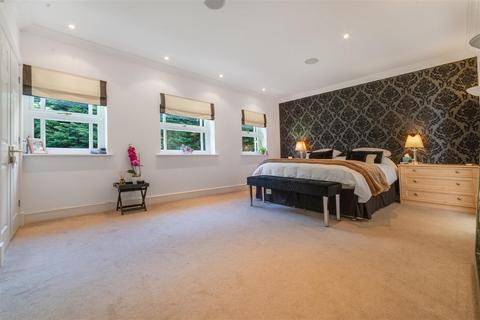 3 Alpine Close, Ascot, SL5 9WB