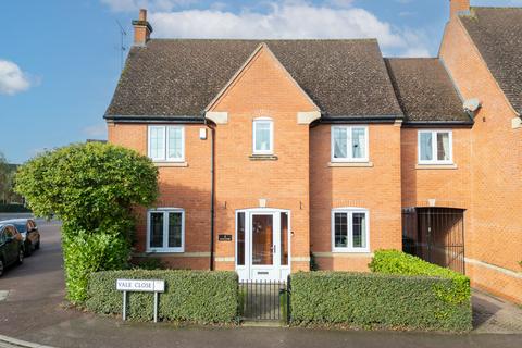 4 bedroom detached house for sale, Vale Close, Loughborough LE11