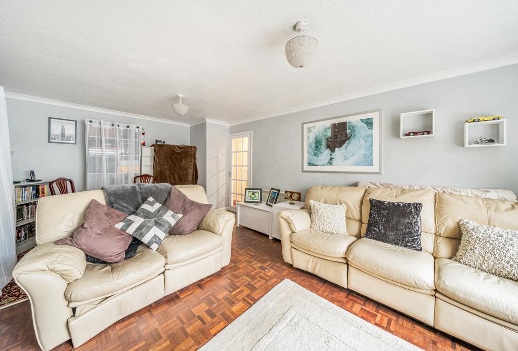 Frances Court, Cheltenham GL52 2 bed apartment for sale - £180,000