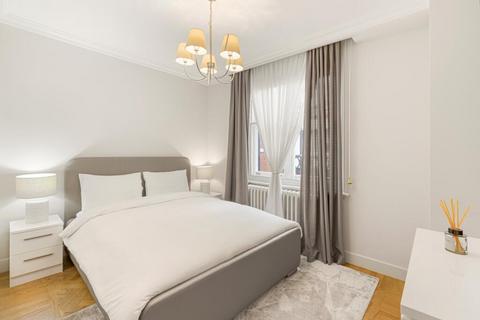 2 bedroom flat to rent, Hans Crescent, London