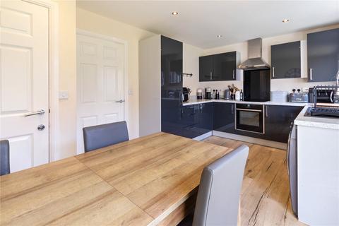 3 bedroom semi-detached house for sale, Calder Avenue, Gainsborough, DN21