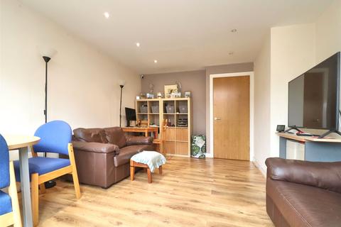 1 bedroom flat for sale, Victoria Way, Surrey GU21