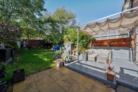 26 Jason Walk, London, SE9 3DH