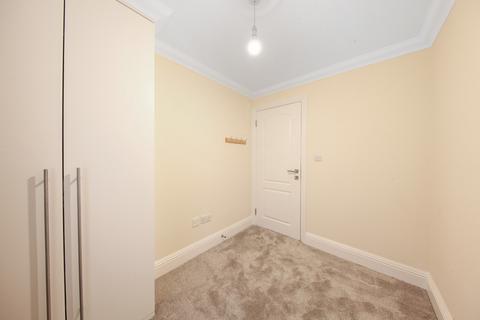 3 bedroom flat to rent, Fadak House, HA9