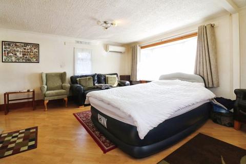 1 bedroom mobile home for sale, Orchards Residential Park, Slough