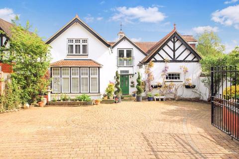 4 bedroom detached house for sale, HIGHVIEW, CATERHAM