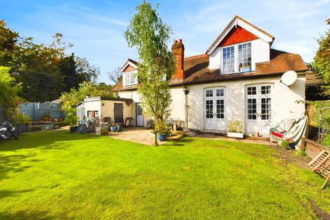 4 bedroom detached house for sale, HIGHVIEW, CATERHAM