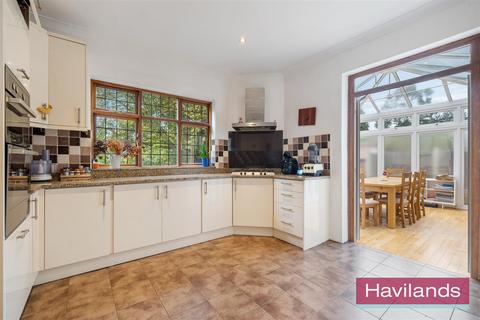 4 bedroom detached house for sale, Woodland Way, London