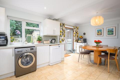 2a Pool Road, West Molesey, KT8 2HE