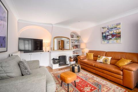 2a Pool Road, West Molesey, KT8 2HE