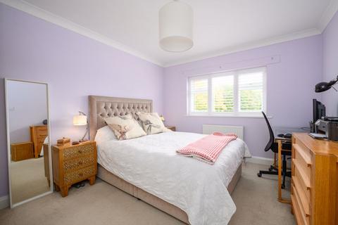2a Pool Road, West Molesey, KT8 2HE