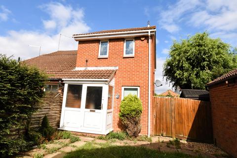 2 bedroom semi-detached house to rent, Aylesbury HP20