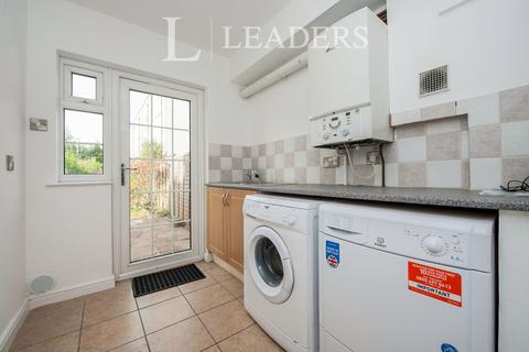 3 bedroom townhouse to rent, Keynshambury Road, Cheltenham