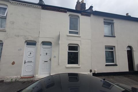 2 bedroom terraced house to rent, Whitworth Road