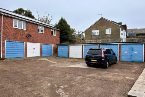 Garage to rent, High Street, Ryde