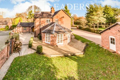 4 bedroom detached house to rent, Puseydale Farm, Shavington, CW2