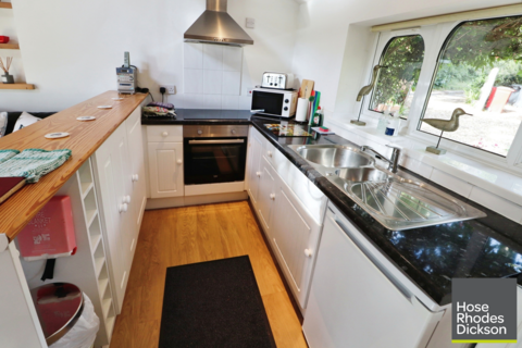 2 bedroom cottage to rent, Woodside, Wootton