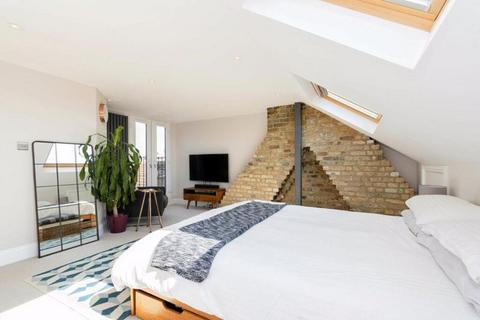 9 Boyd Road, London, SW19 2DF