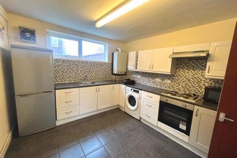 2 bedroom apartment for sale, Folkestone Road, London