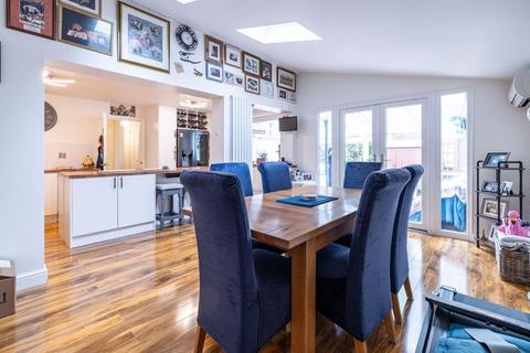27 Adelphi Street, Campbell Park, Milton Keynes, MK9 4AE
