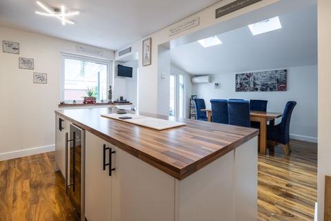 27 Adelphi Street, Campbell Park, Milton Keynes, MK9 4AE