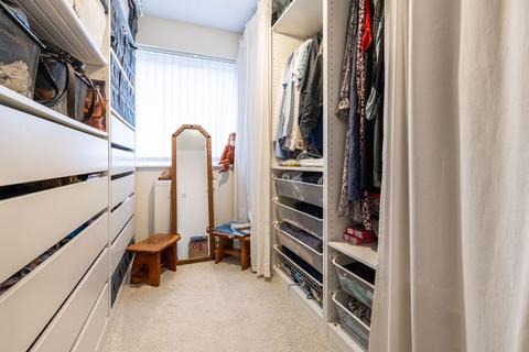 27 Adelphi Street, Campbell Park, Milton Keynes, MK9 4AE