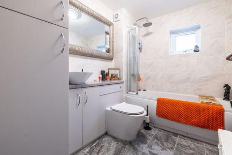 27 Adelphi Street, Campbell Park, Milton Keynes, MK9 4AE