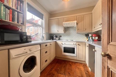 2 bedroom character property for sale, Long Street, Thirsk