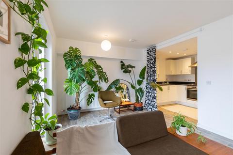 90 Kestrel Way, Perth, PH1 5FT