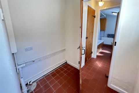 2 bedroom terraced house to rent, Church Street, Taunton TA4