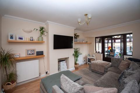 2 bedroom semi-detached bungalow for sale, Clifton Avenue, Benfleet SS7