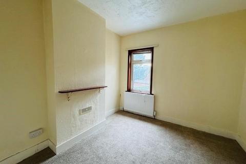 2 bedroom house to rent, Montague Road, Slough, SL1 3RP