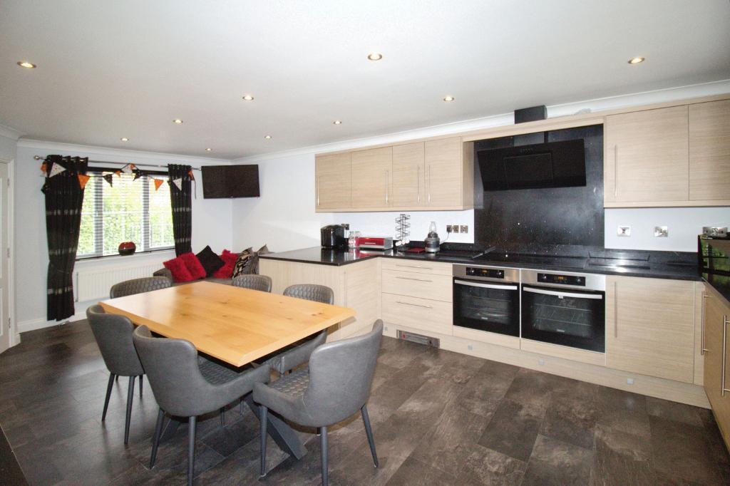 Kitchen Dining Area