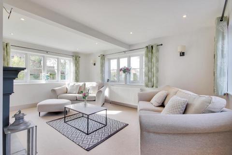 4 bedroom detached house for sale, Rye Road, Sandhurst, Kent, TN18 5JL