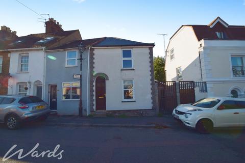 2 bedroom terraced house to rent, Church Street Gillingham ME7