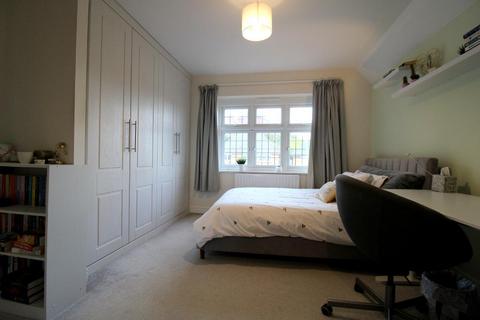 3 bedroom detached house for sale, Armstrong Road, South Luton, Luton, Bedfordshire, LU2 0FX